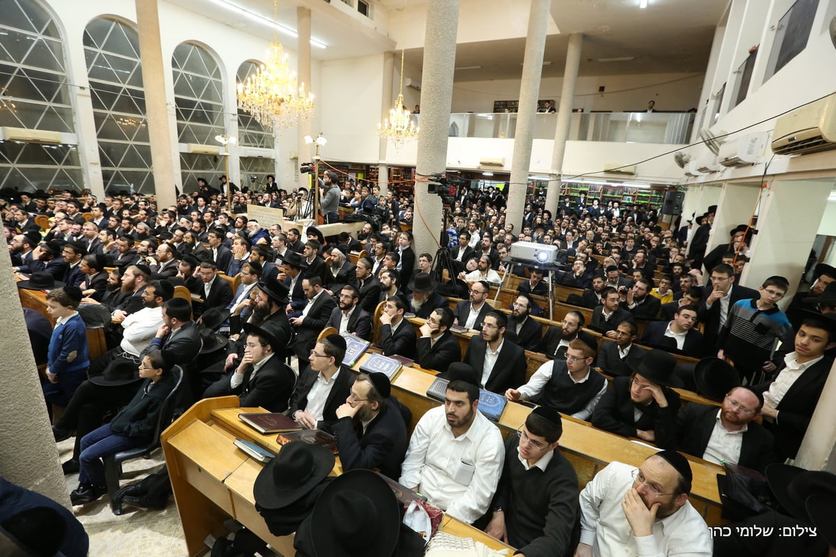 גלריה: אלפים בעצרת מספד למרן הגראי"ל שטיינמן