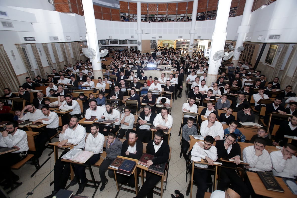 גלריה: אלפים בעצרת מספד למרן הגראי"ל שטיינמן