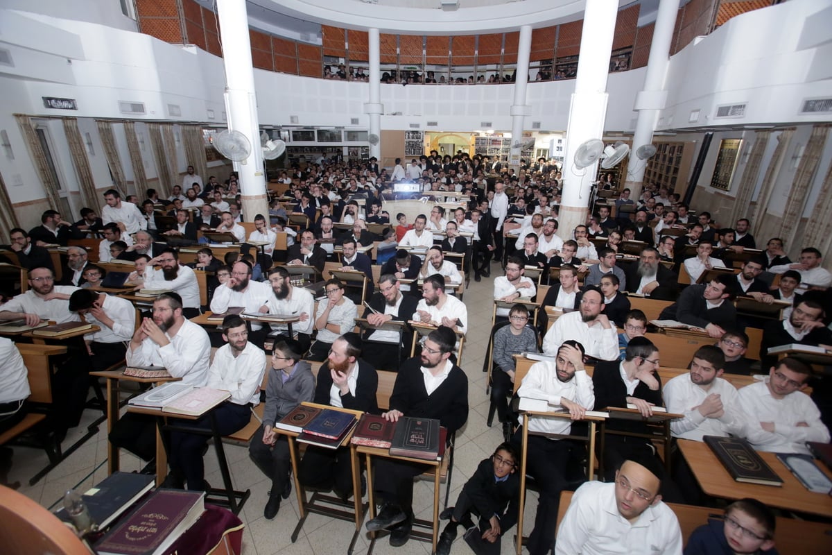 גלריה: אלפים בעצרת מספד למרן הגראי"ל שטיינמן