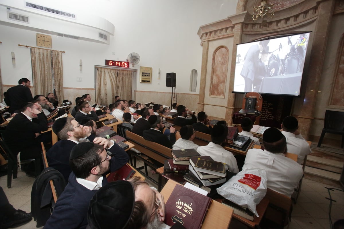 גלריה: אלפים בעצרת מספד למרן הגראי"ל שטיינמן