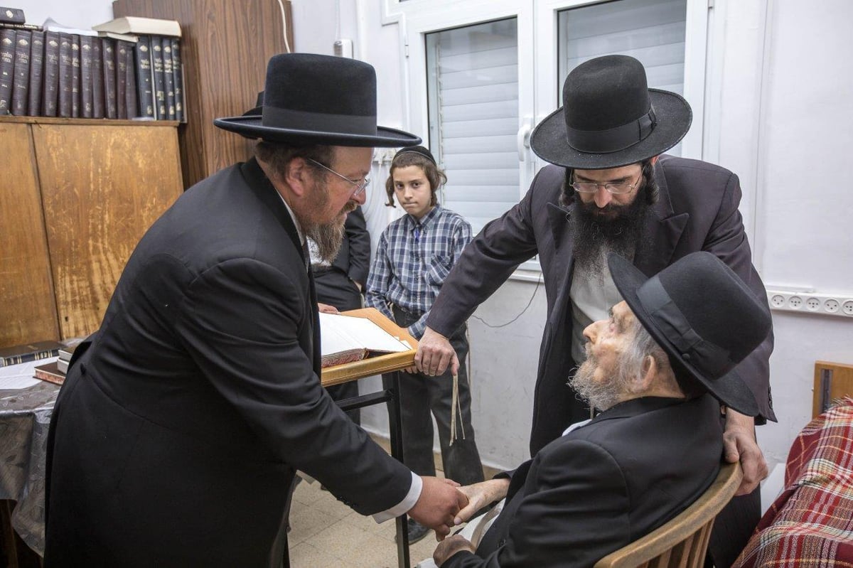 מסירותו של הגראי"ל שטיינמן  זצוק"ל לתלמידים