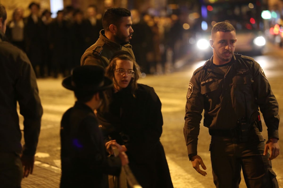 'העדה החרדית' זועקת: "הופכים את קבר הרשב"י לאתר תועבה"