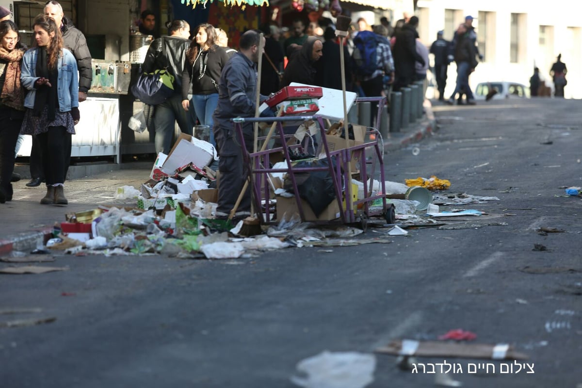 עובדי התברואה סיימו לשבות ומפנים את האשפה • צפו