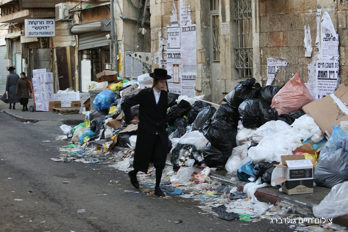 עובדי התברואה סיימו לשבות ומפנים את האשפה • צפו