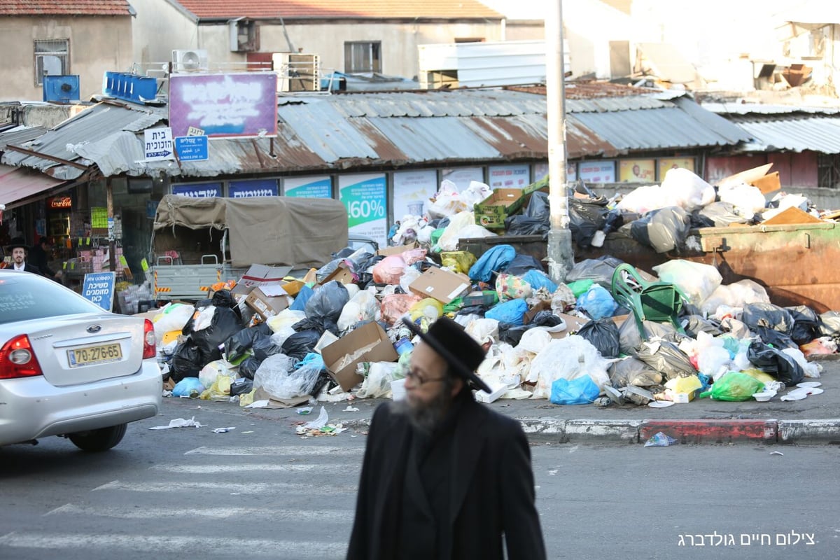 עובדי התברואה סיימו לשבות ומפנים את האשפה • צפו