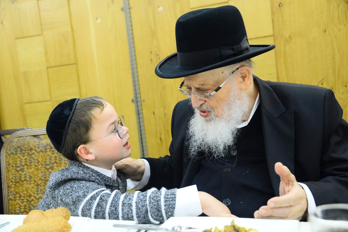 ראשי ישיבות וח"כים בשמחת נישואי נכדת הגרמ"צ ברגמן