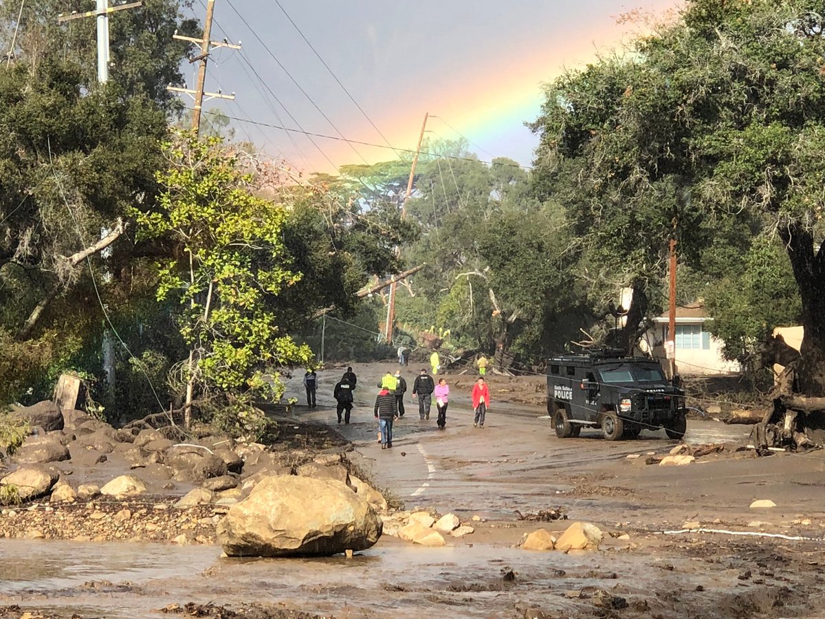 EPA-EFE/MIKE ELIASON / SANTA BARBARA COUNTY FIRE