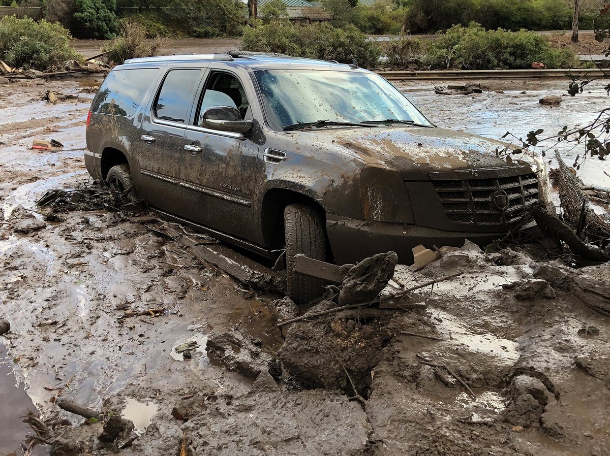 EPA-EFE/MIKE ELIASON / SANTA BARBARA COUNTY FIRE