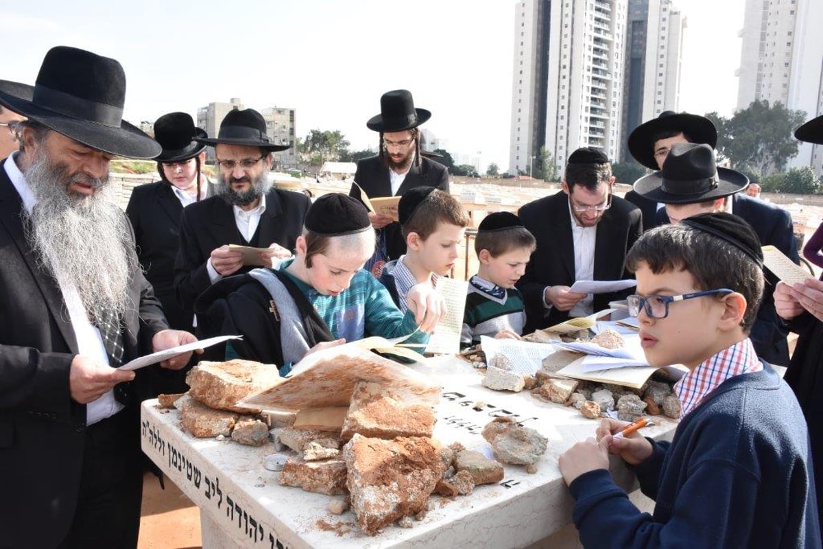 העלייה לציון מרן הרב שטיינמן זצ"ל • גלריה