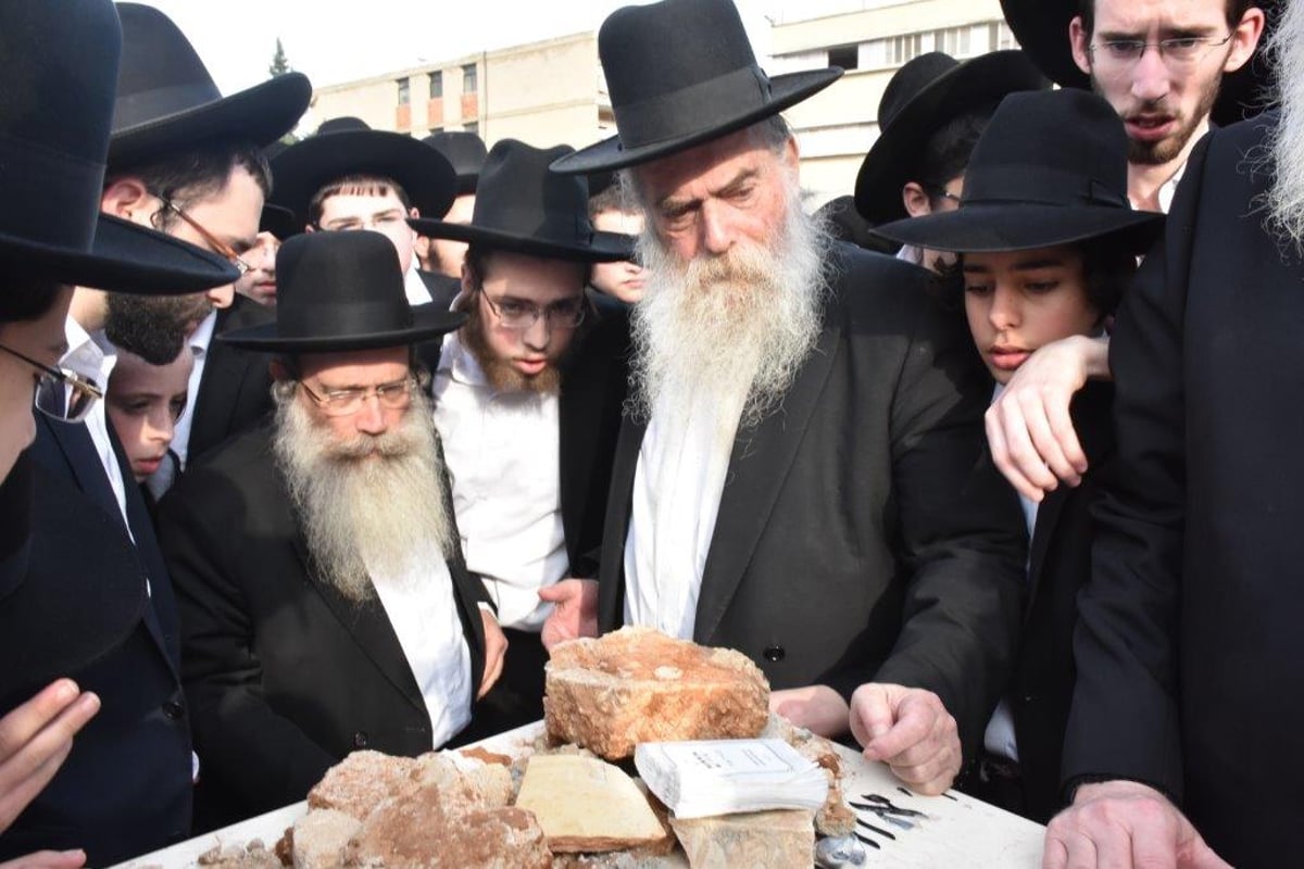 העלייה לציון מרן הרב שטיינמן זצ"ל • גלריה