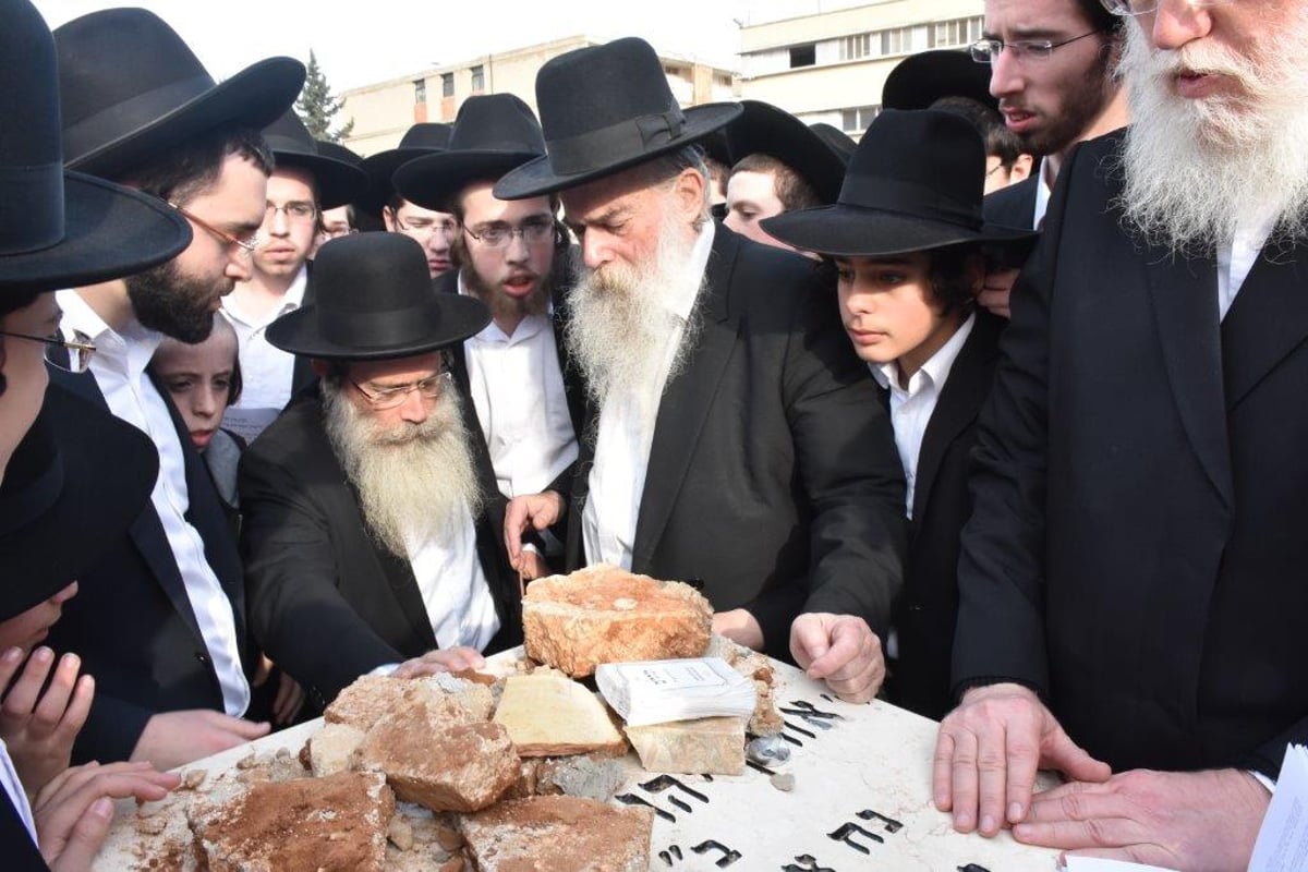 העלייה לציון מרן הרב שטיינמן זצ"ל • גלריה