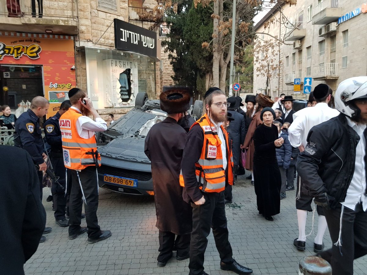 האטרקציה: רכב שהתהפך בכניסת השבת