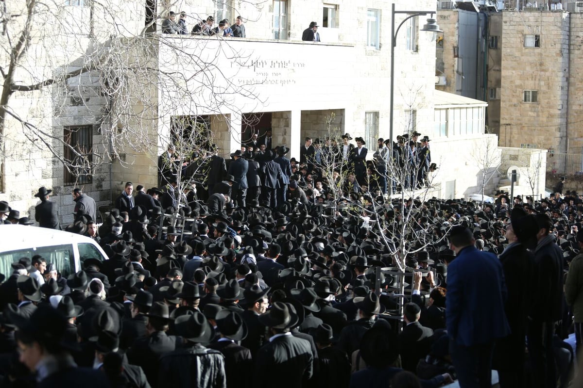 תיעוד מסכם: הלווית זקן רבני ישראל  הגאון רבי יהושע מאמאן זצוק"ל