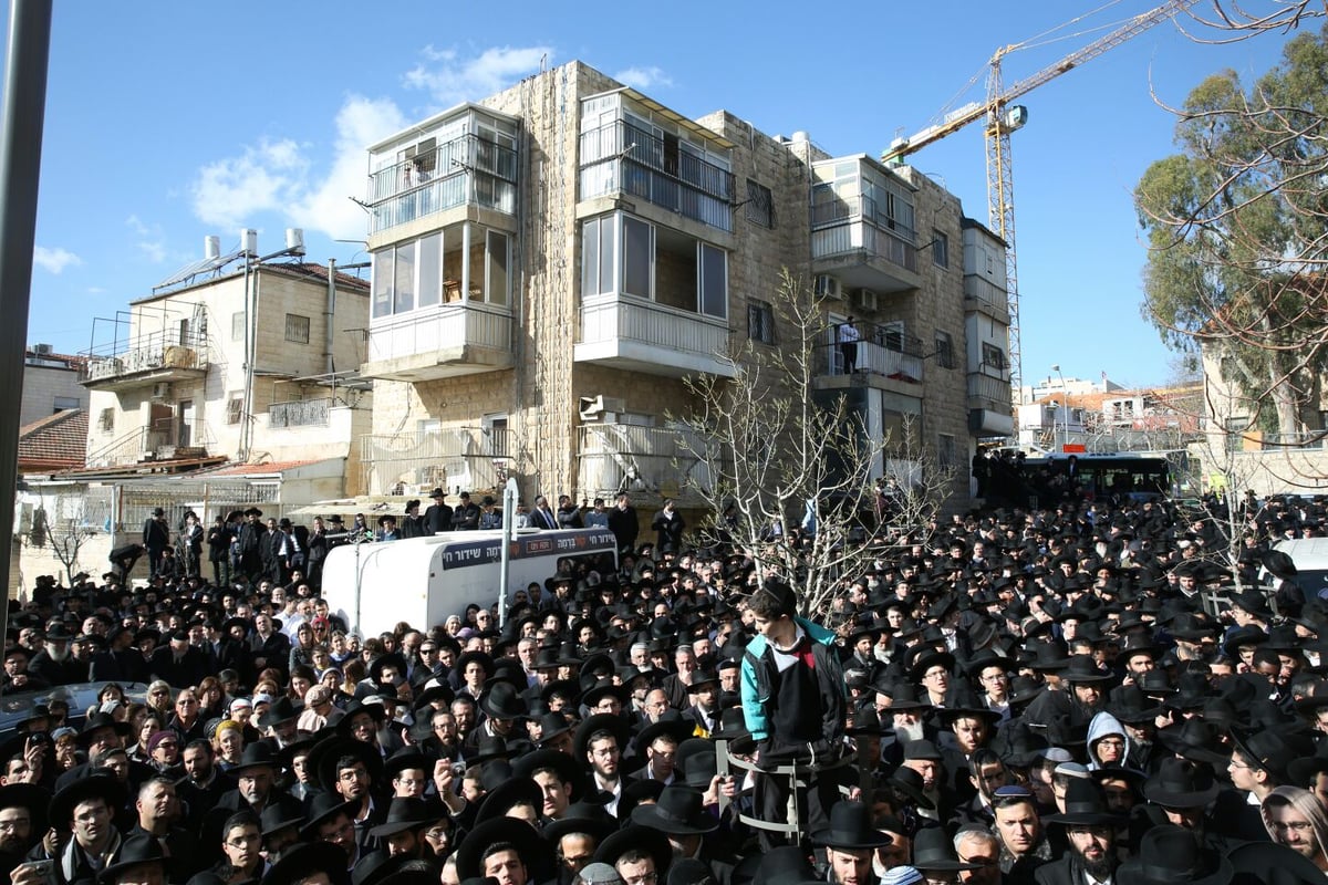 תיעוד מסכם: הלווית זקן רבני ישראל  הגאון רבי יהושע מאמאן זצוק"ל