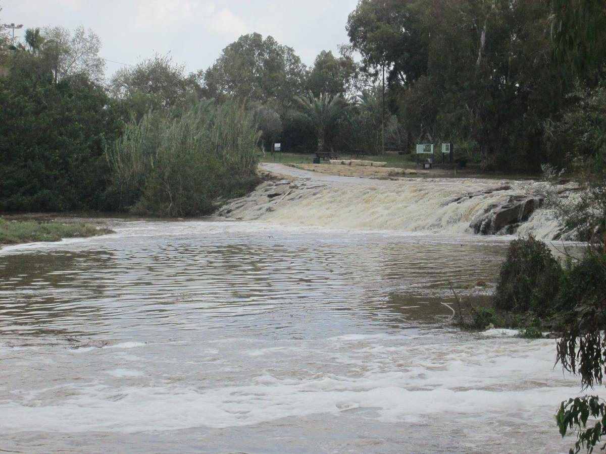 אחרי גשמי הברכה: אתר שבע הטחנות • צפו