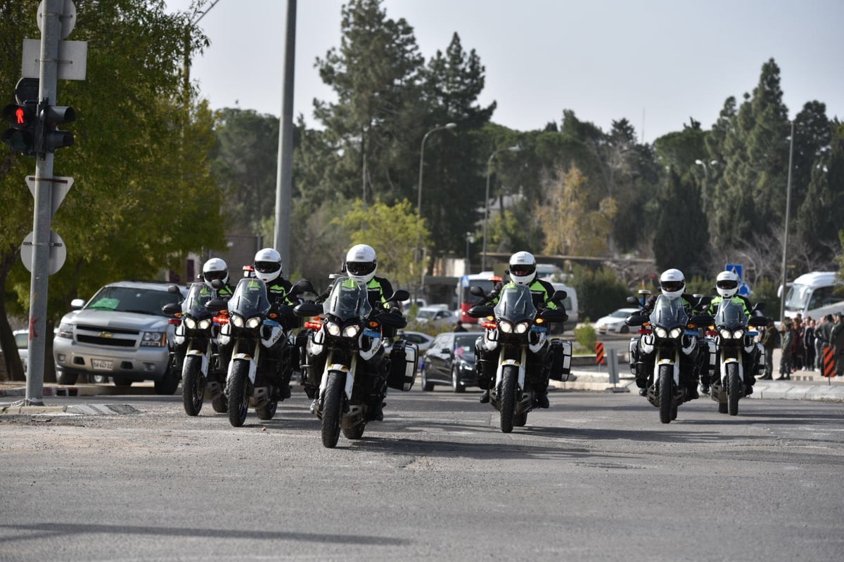 צפו: השיירה של מייק פנס ברחובות ירושלים