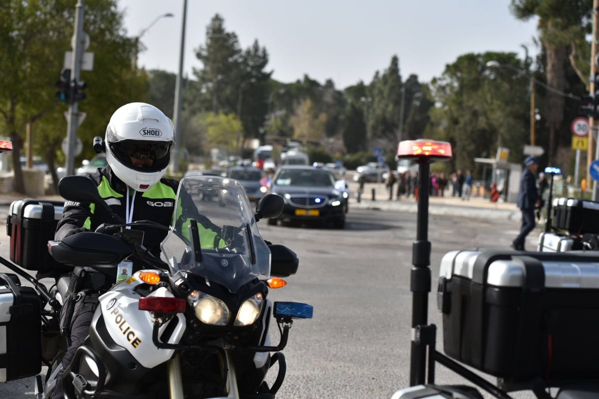 צפו: השיירה של מייק פנס ברחובות ירושלים