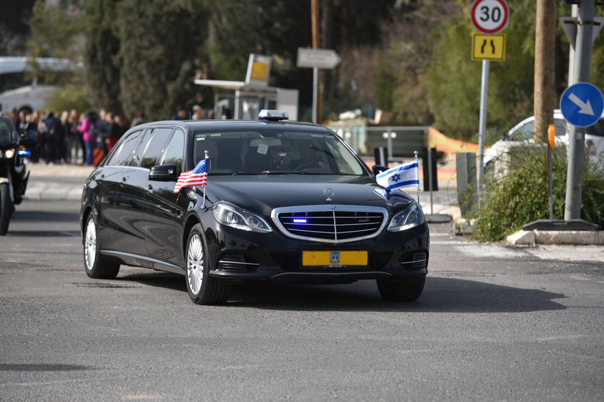 צפו: השיירה של מייק פנס ברחובות ירושלים