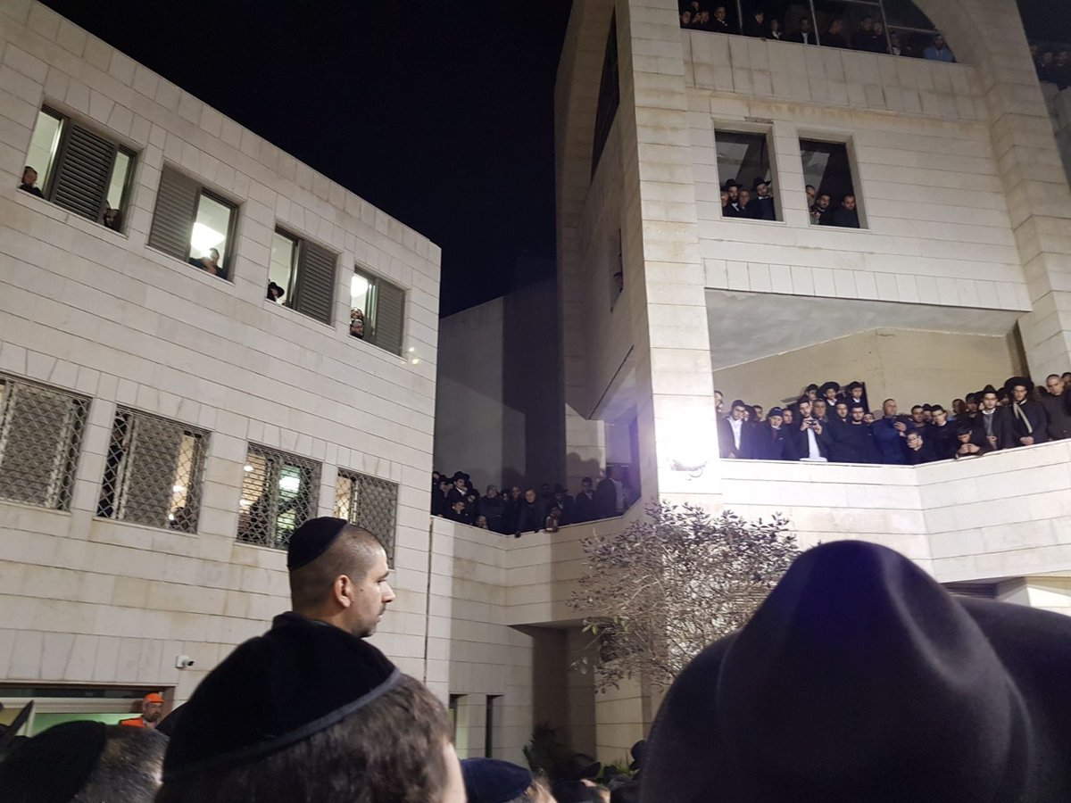 מסע הלווית המקובל רבי ניסים מויאל זצ"ל • תיעוד