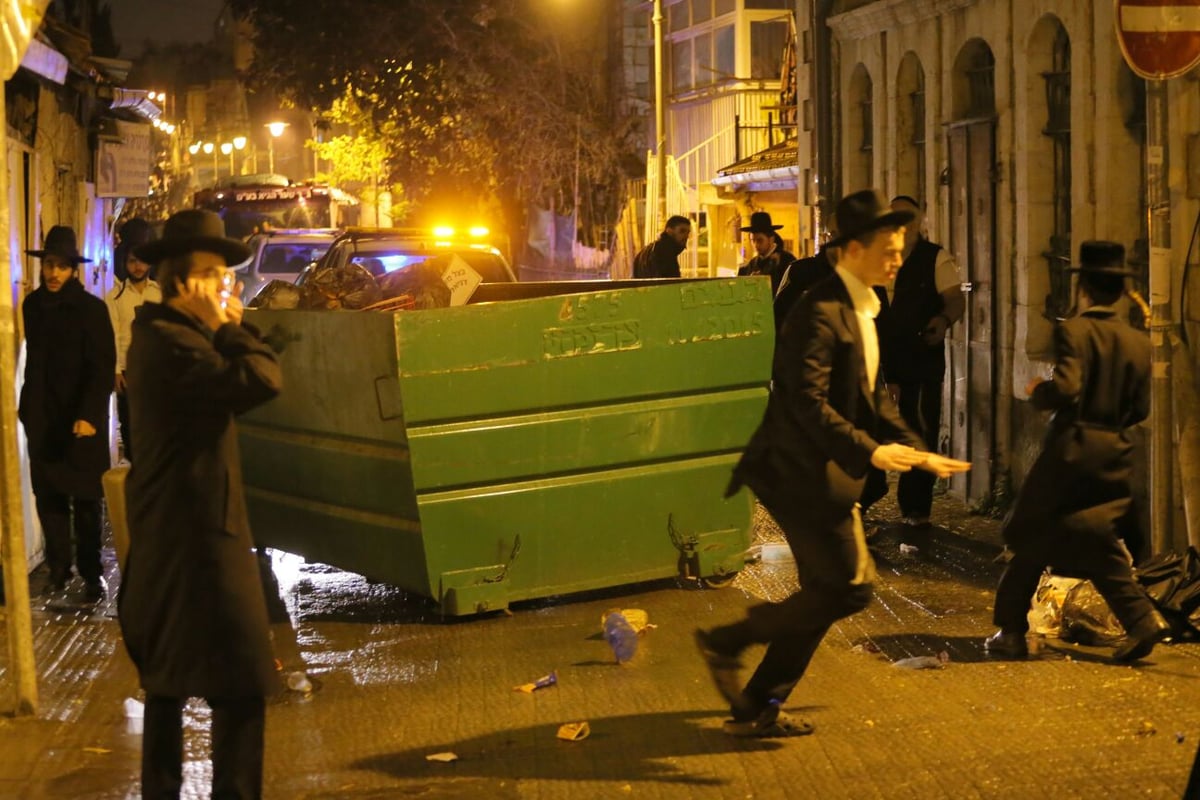 מהומה בירושלים בגלל... פשקווילים • תיעוד