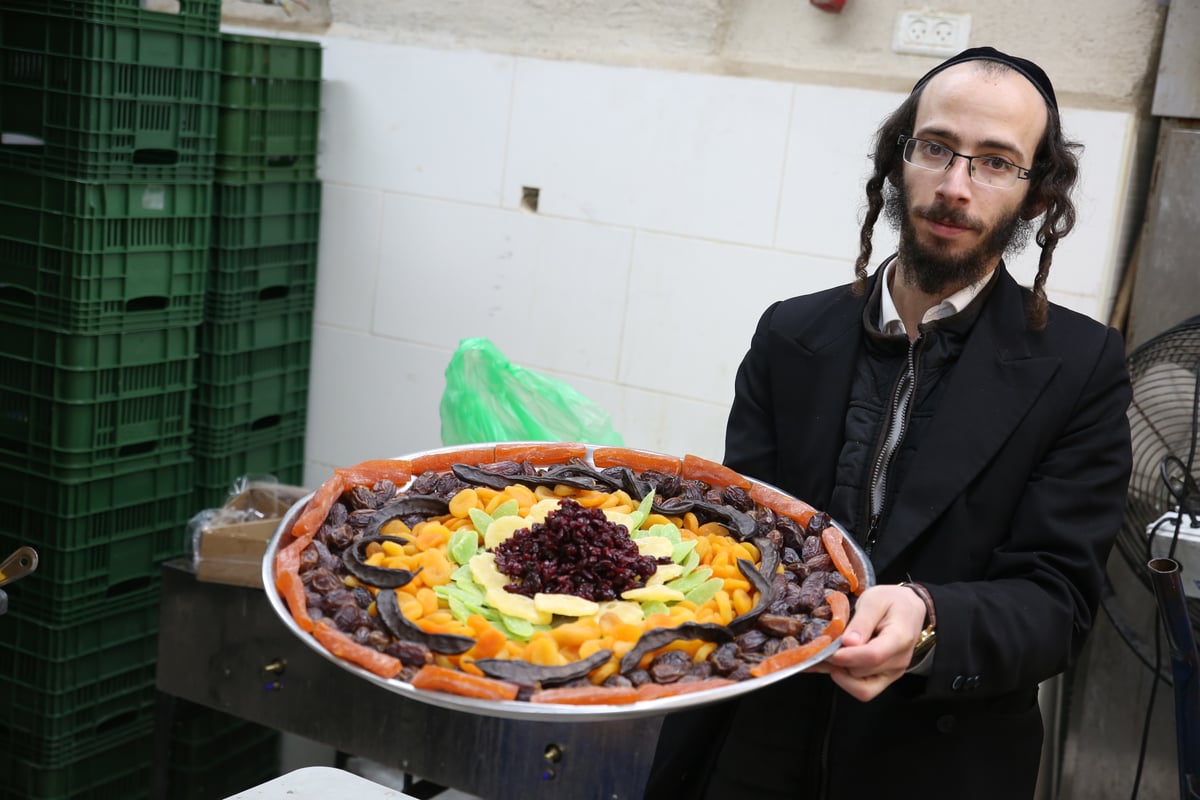 חגיגה צבעונית בקור הצפוני: ט"ו בשבט במירון