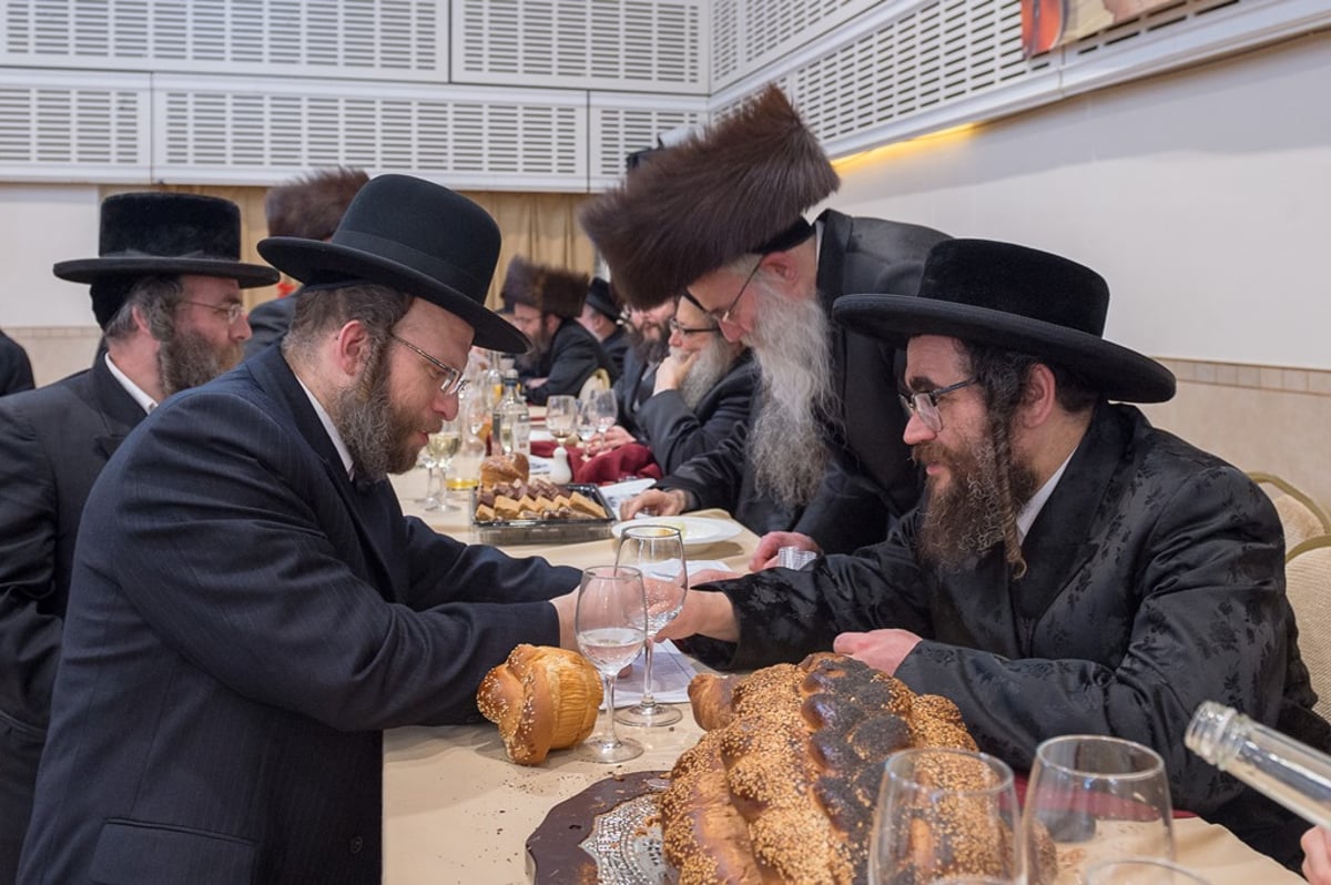 לונדון: הכנסת ס"ת להיכל ביהמ"ד הגדול סאטמר