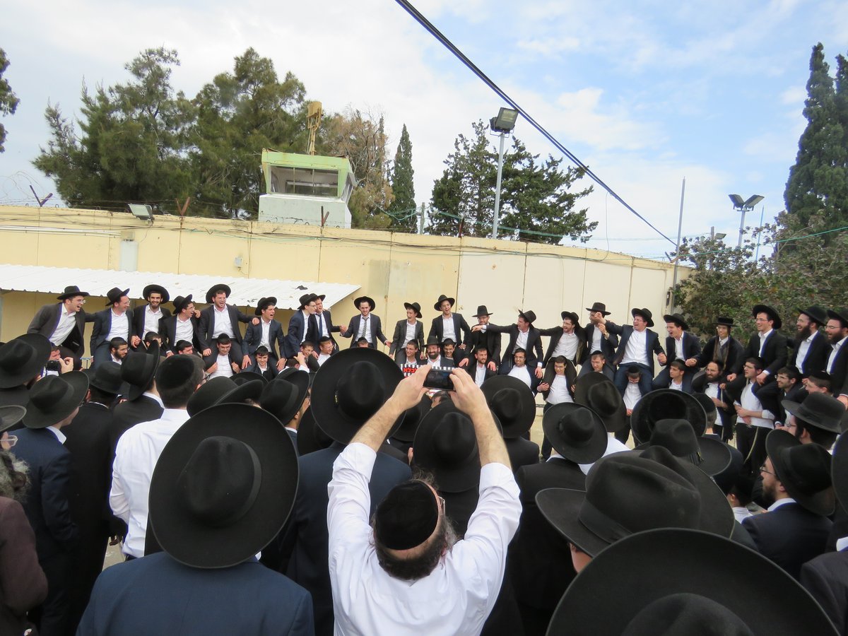 טלית מעל ראשו: כך התקבל העריק הוותיק מ'הפלג'