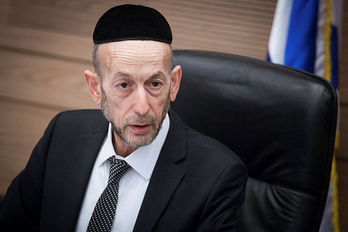 אורי מקלב. טוען שהנושא בטיפול