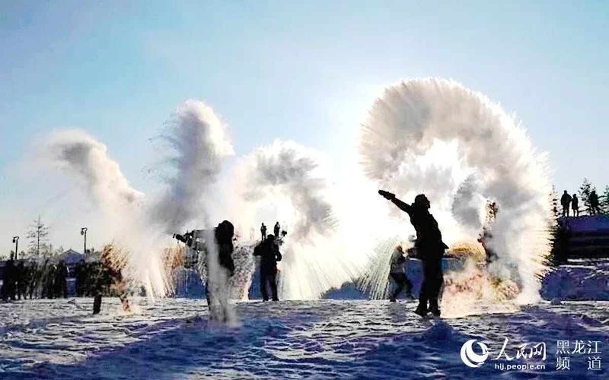 צפון סין: מים רותחים הופכים לקרח באוויר