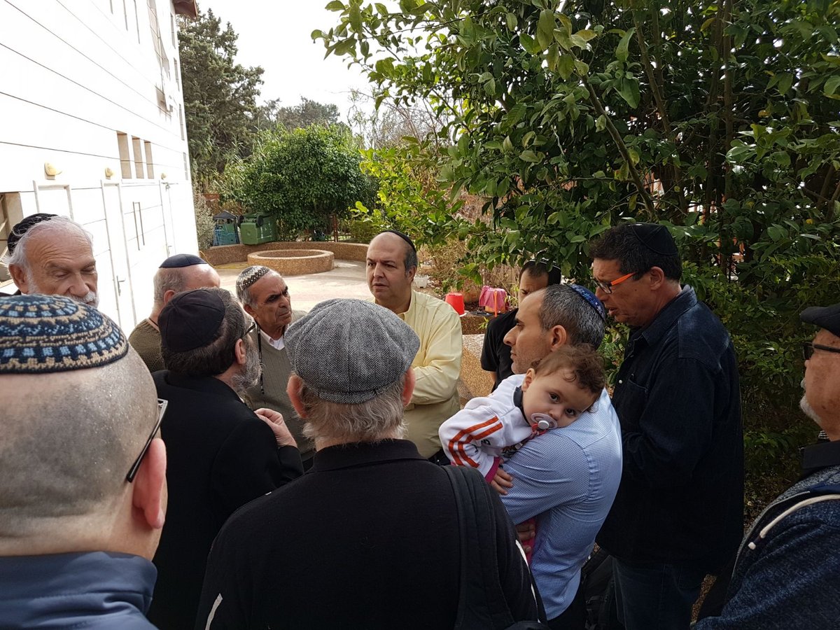 תוואי הרכבת הקלה יעבור בחצר בית הכנסת