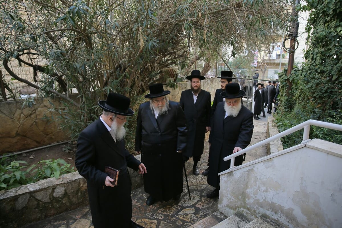 תיעוד: המועצת החסידית מתכנסת בירושלים