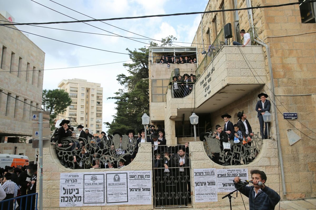 הלווית הגאון רבי שמואל  אוירבך זצ"ל • גלריה מתעדכנת