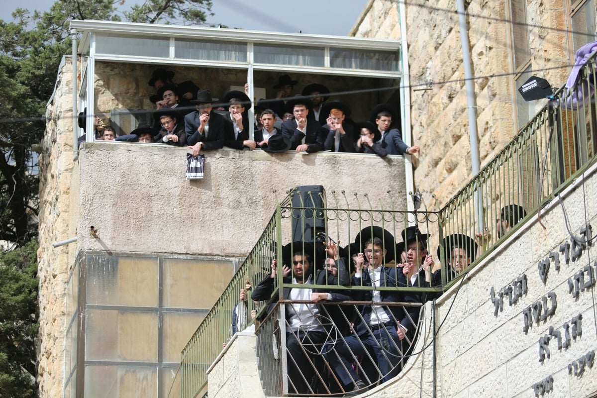 הלווית הגאון רבי שמואל  אוירבך זצ"ל • גלריה מתעדכנת