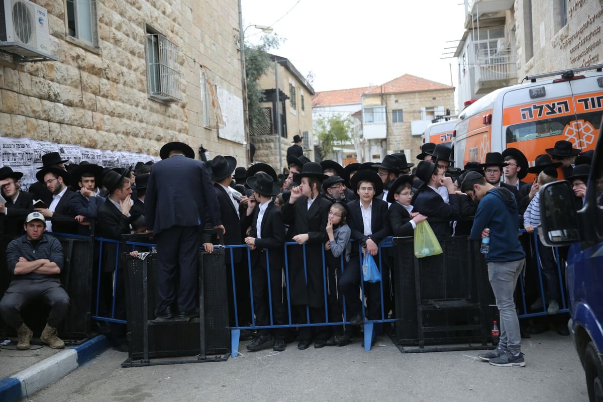 הלווית הגאון רבי שמואל  אוירבך זצ"ל • גלריה מתעדכנת