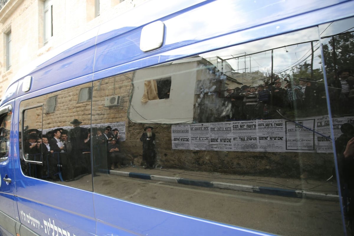 הלווית הגאון רבי שמואל  אוירבך זצ"ל • גלריה מתעדכנת