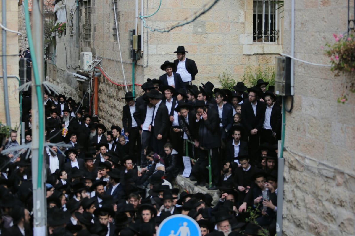 הלווית הגאון רבי שמואל  אוירבך זצ"ל • גלריה מתעדכנת