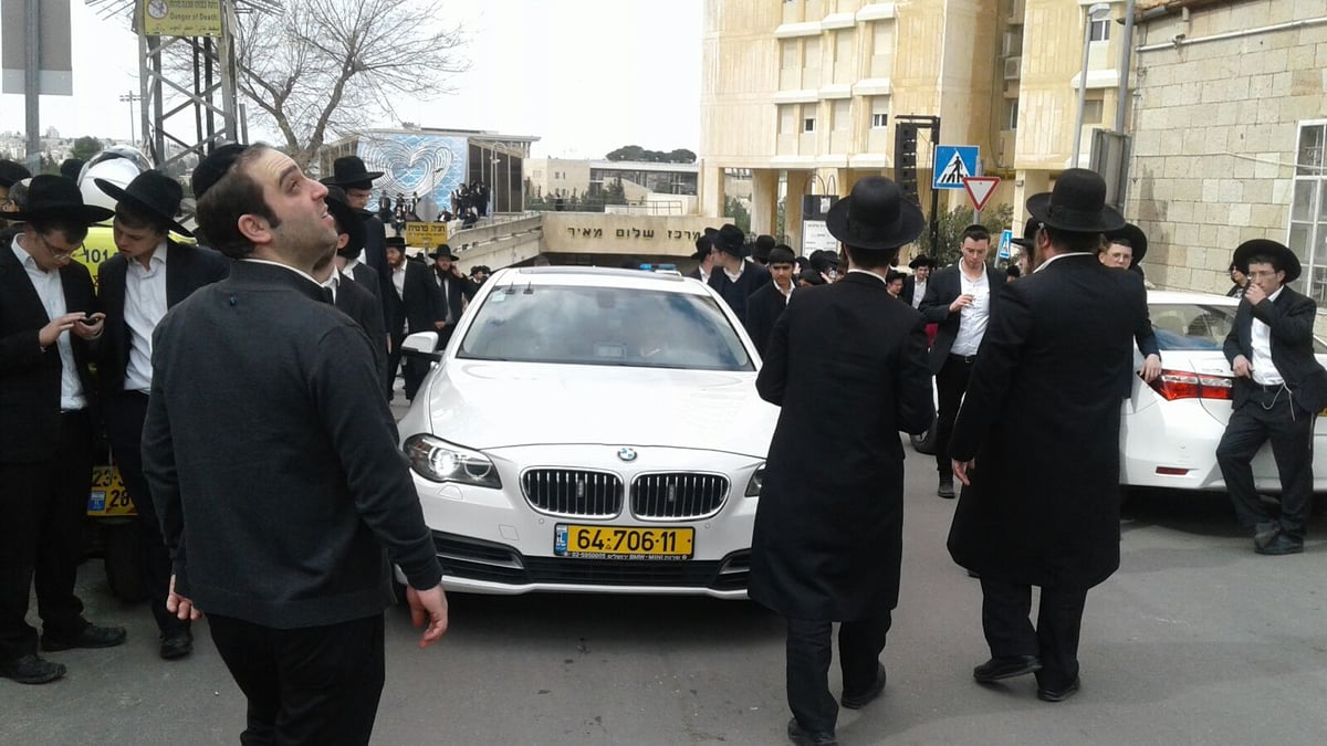 הלווית הגאון רבי שמואל  אוירבך זצ"ל • גלריה מתעדכנת