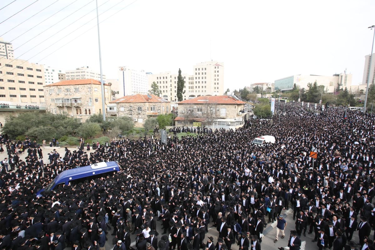 הלווית הגר"ש אוירבך זצ"ל • הגלריה של שלומי כהן