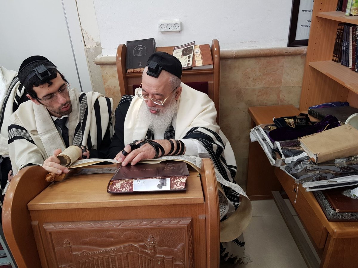 קריאת המגילה של רבה של ירושלים הגר"ש עמאר