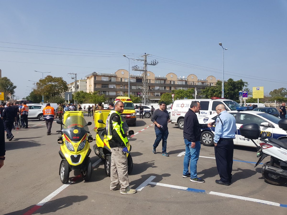 שוטר ו-2 חיילים נפצעו בפיגוע דריסה בעכו