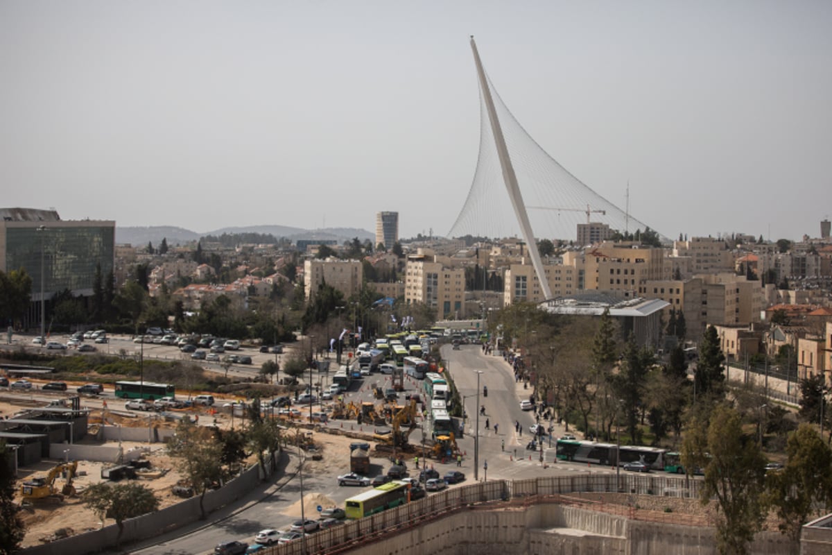 נתקעתם בפקקים בירושלים? זו הסיבה • צפו