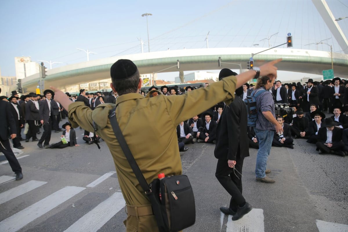 מפגיני 'הפלג' חסמו את ירושלים; המשטרה פינתה בכוח