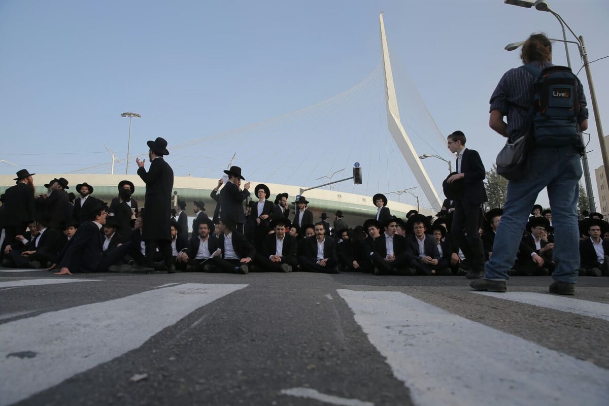 מפגיני 'הפלג' חסמו את ירושלים; המשטרה פינתה בכוח