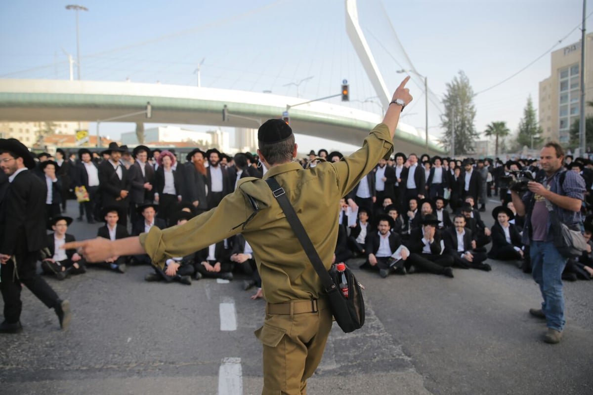 מפגיני 'הפלג' חסמו את ירושלים; המשטרה פינתה בכוח