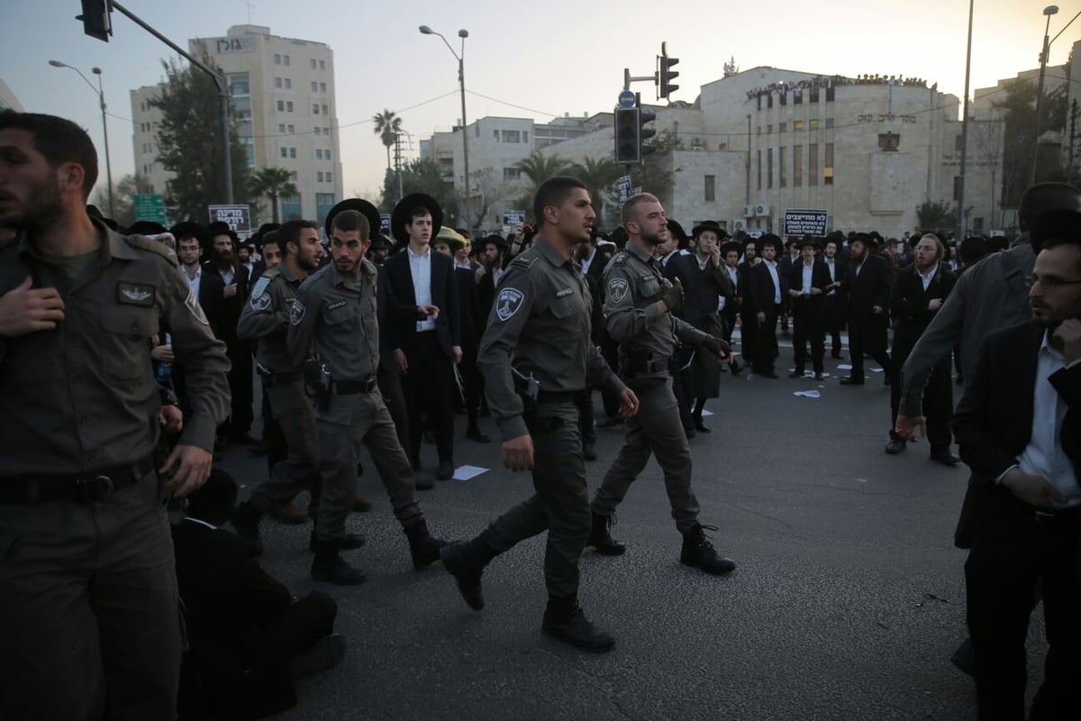 מפגיני 'הפלג' חסמו את ירושלים; המשטרה פינתה בכוח