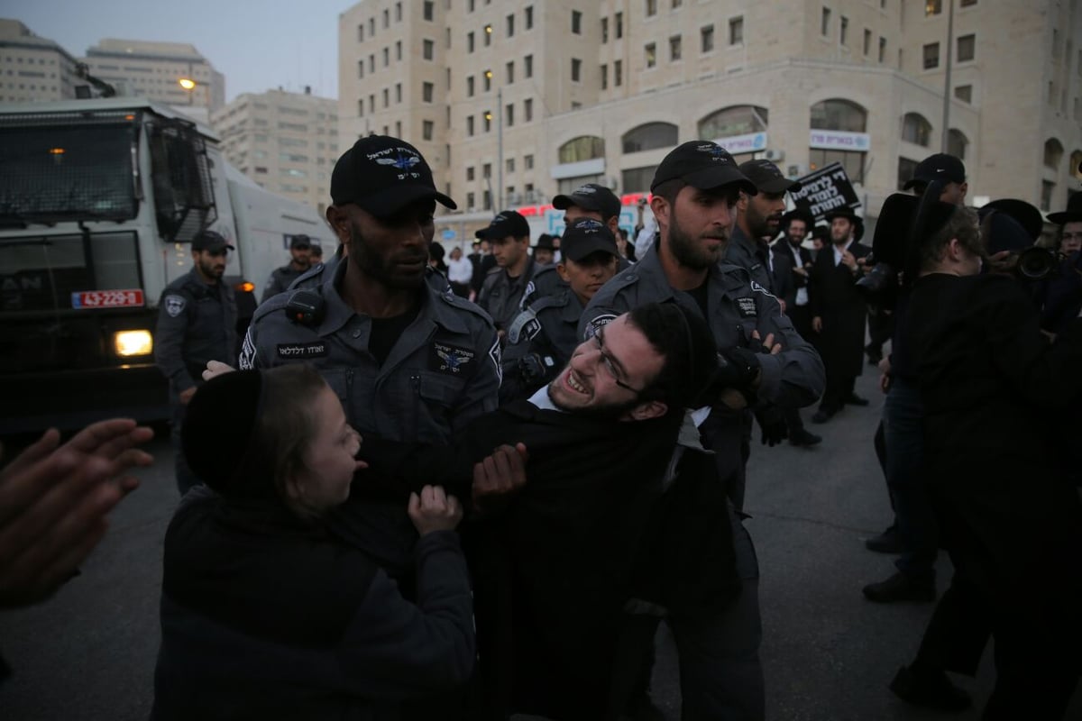 מפגיני 'הפלג' חסמו את ירושלים; המשטרה פינתה בכוח