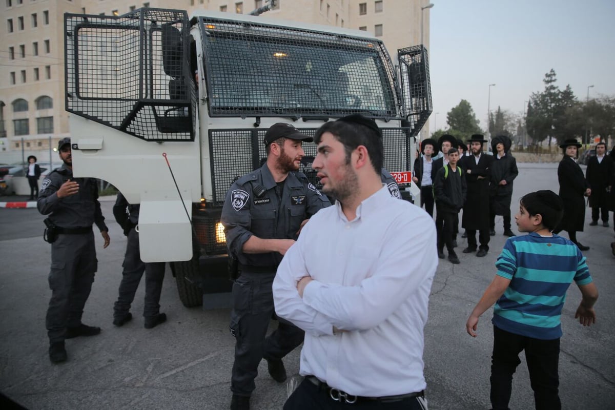 מפגיני 'הפלג' חסמו את ירושלים; המשטרה פינתה בכוח