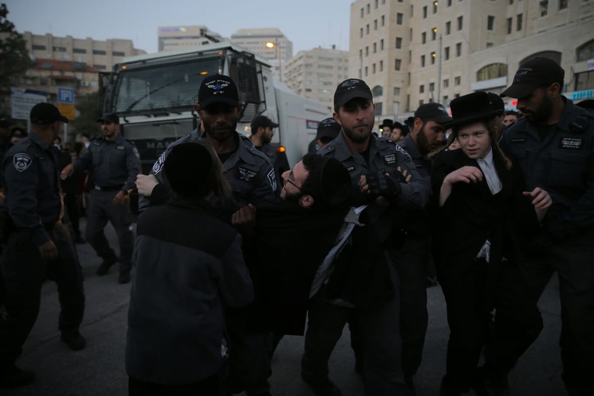 מפגיני 'הפלג' חסמו את ירושלים; המשטרה פינתה בכוח