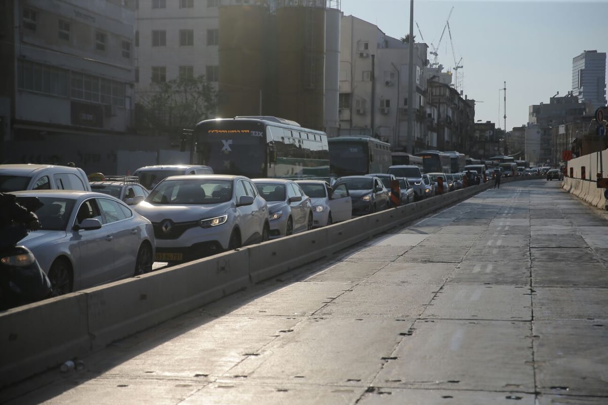 הפגנת הפלג הירושלמי בב"ב  • גלרית סיכום