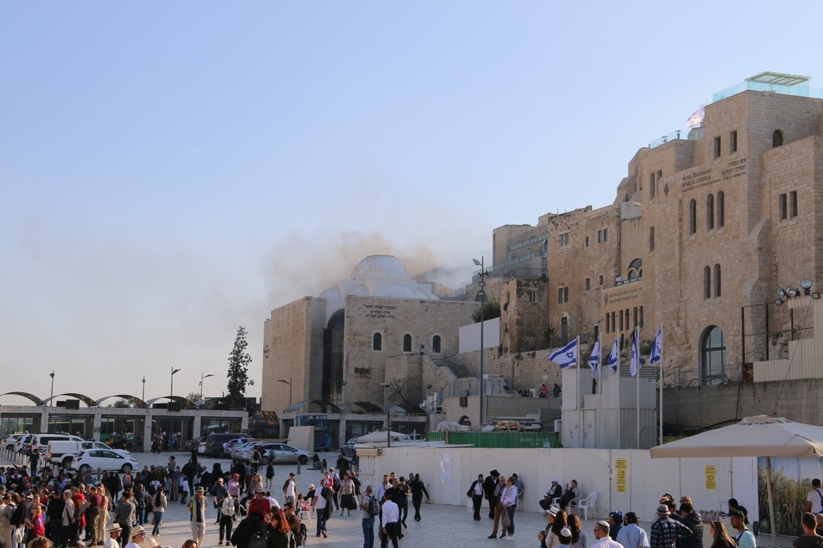 ירושלים: שריפה פרצה בישיבת 'פורת יוסף' בעיר העתיקה